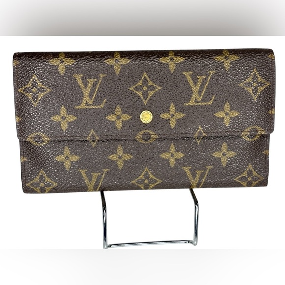 Louis Vuitton International Wallet - Picture 3 of 14